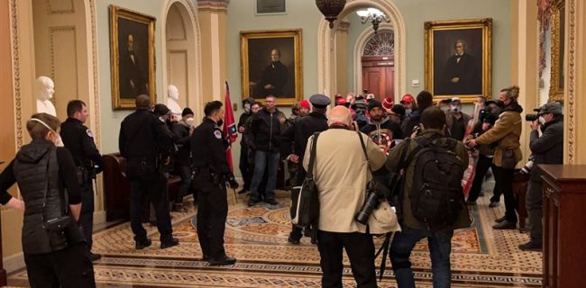 معترضان به نتایج انتخابات آمریکا وارد ساختمان کنگره شدند