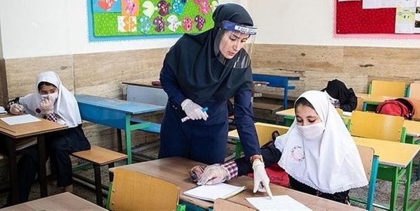 آغاز واکسیناسیون معلمان از عید غدیر | بازگشایی مدارس منوط به تصمیم ستاد ملی کرونا