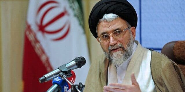 کشورهایی که به دشمنان ملت ایران کمک می‌کنند منتظر تلافی باشند