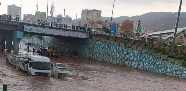 سیلاب و بارش تگرگ در راه آذربایجان‌ شرقی