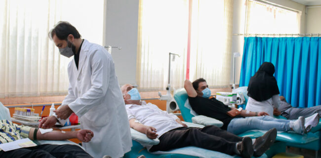 ایران برای ۱۰ روز ذخیره خونی دارد/ کاهش اهدای خون در میان بانوان