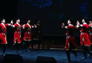 رقص آذربایجانی رفتار خلاف عفت و اخلاق عمومی نیست