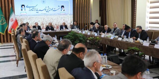 درخواست کمک پزشکیان از کارشناسان برای غلبه بر مشکلات ناشی از کم‌آبی