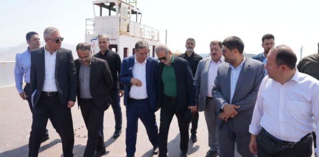 پزشکیان از دریاچه ارومیه بازدید کرد