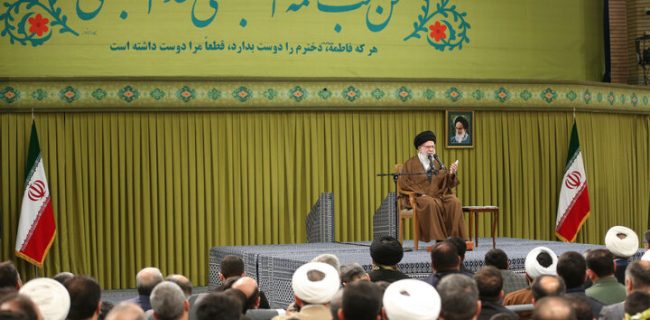 لزوم تغییر آرایش رسانهای در برابر تلاش دشمن برای تسخیر دل ها و مغزها لزوم تغییر آرایش رسانهای در برابر تلاش دشمن برای تسخیر دل ها و مغزها