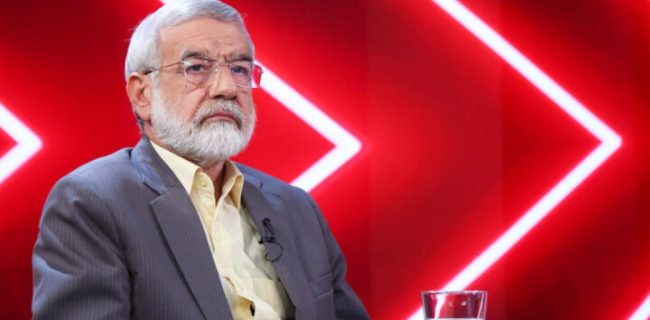 مدعیان انقلابیگری، تندروی خود را با تفسیر شخصی از مواضع رهبری توجیه می کنند مدعیان انقلابیگری، تندروی خود را با تفسیر شخصی از مواضع رهبری توجیه می کنند