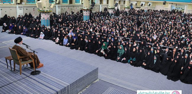 زن، کارگزار خانه نیست، مدیر است