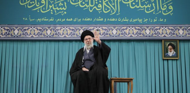 رهبر انقلاب: ما آمریکا را مجرم می دانیم