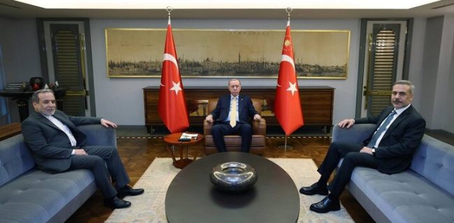 دولت و مردم ایران با وحدت بر چالش‌های موجود فائق خواهند آمد