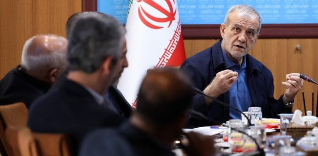 پزشکیان: باید از مسیر دیپلماتیک برای کاهش تنش‌ها استفاده کرد