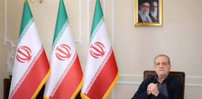 همه مردم، ایران را حفظ کردند/ بودن رهبر انقلاب قوت قلب بالایی برای ماست